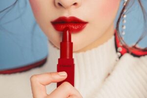 How To Choose Lipstick Color For Outfit