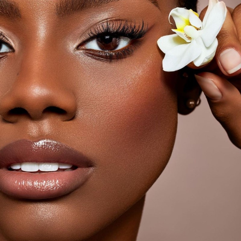 Offer tips on how to choose the perfect lipstick for darker skin